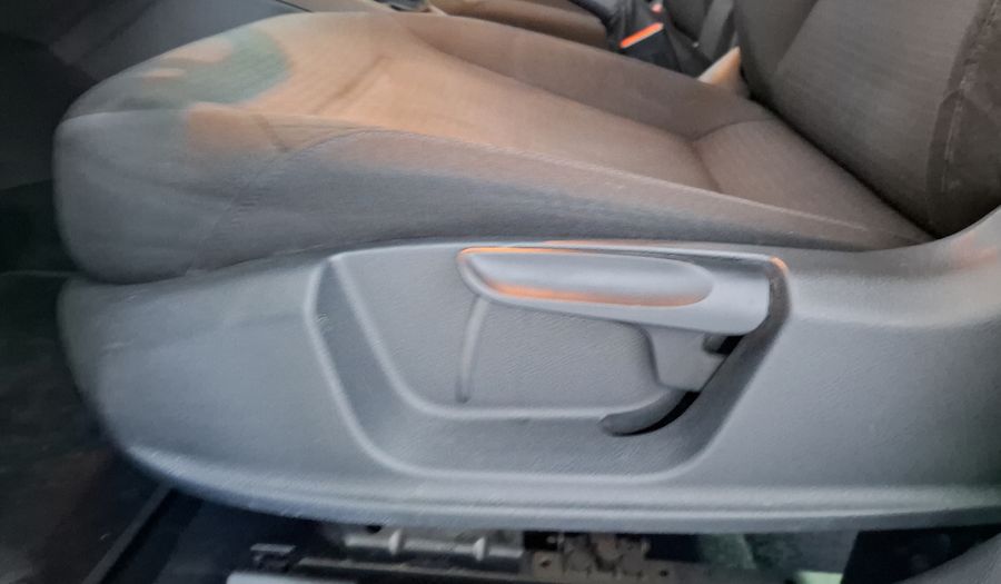 Volkswagen Jetta 2.5 TRENDLINE MT Sedan 2017