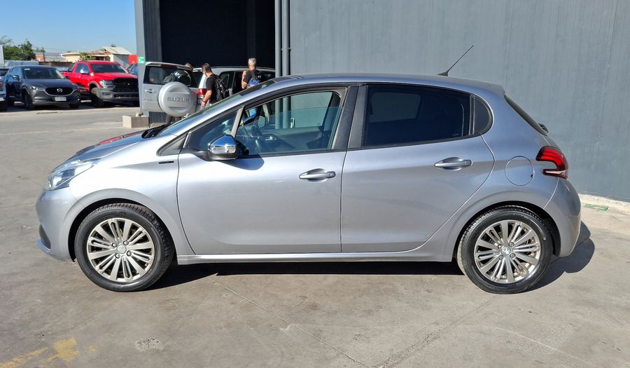 Peugeot 208 1.2 PURETECH 82 HP SIGNATURE Hatchback 2019