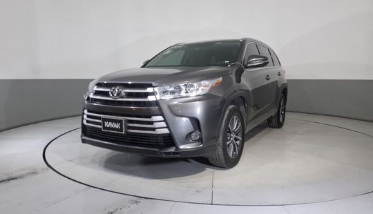 Toyota • Highlander
