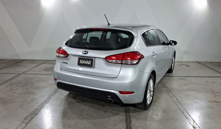 Kia Forte 2.0 EX Hatchback 2018