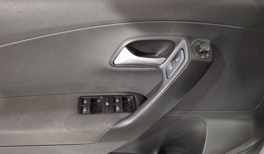 Volkswagen Polo 1.6 MT Hatchback 2016