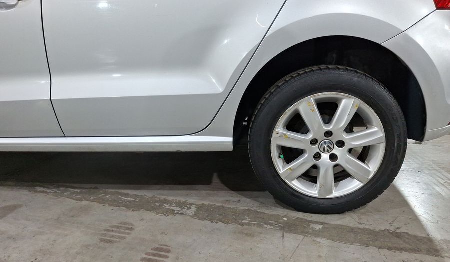 Volkswagen Polo 1.6 MT Hatchback 2016