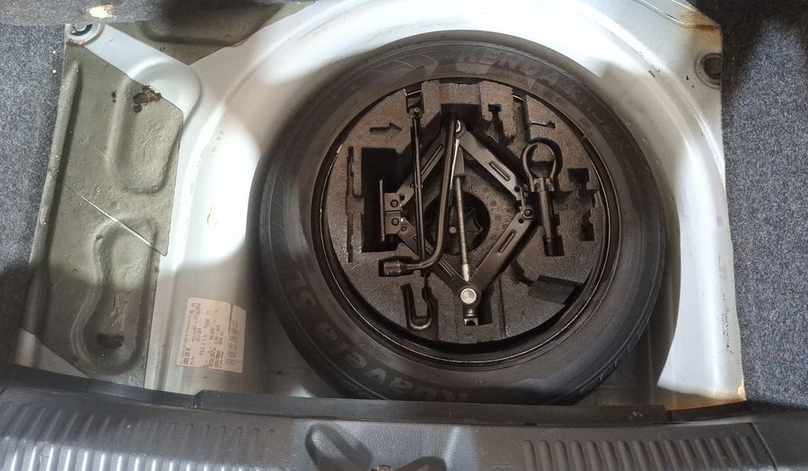 Volkswagen Polo 1.6 MT Hatchback 2016