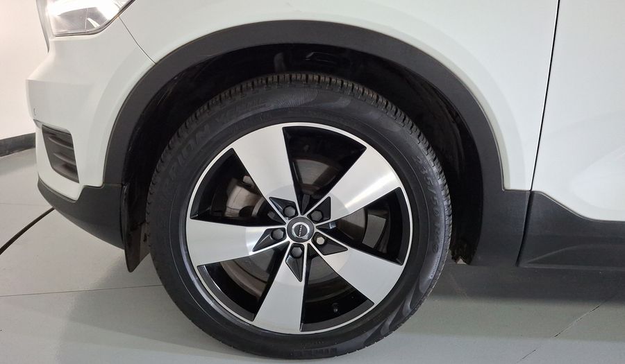 Volvo Xc40 2.0 T4 MOMENTUM AUTO Suv 2021