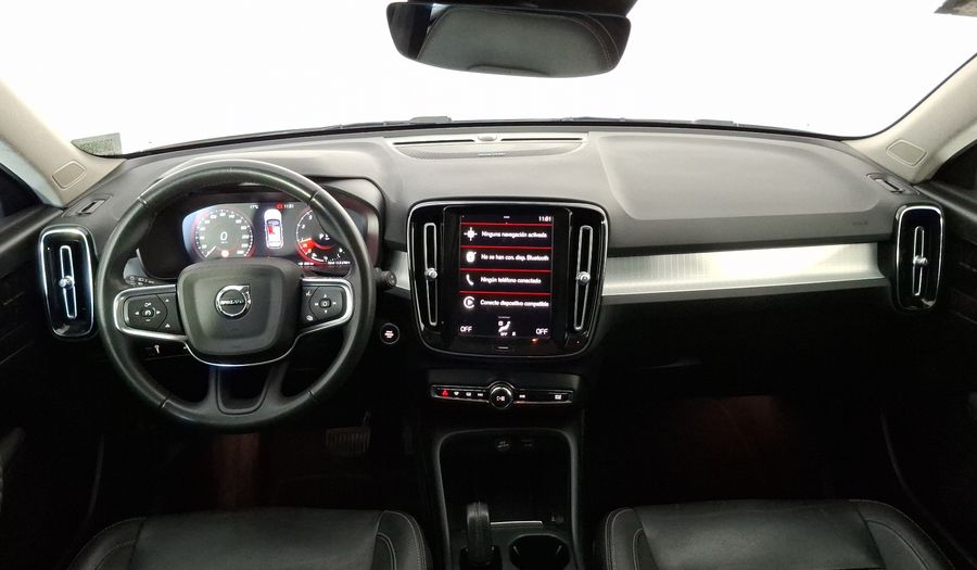 Volvo Xc40 2.0 T4 MOMENTUM AUTO Suv 2021