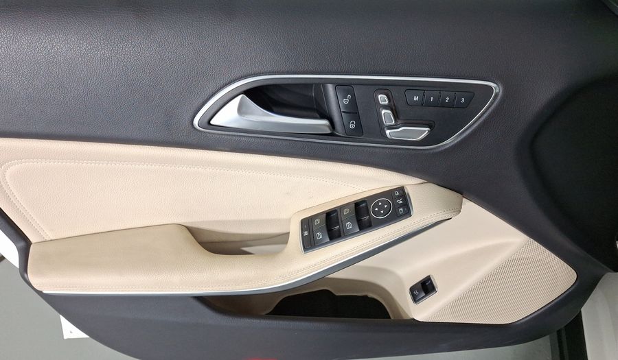 Mercedes Benz Clase Gla 1.6 GLA 200 SPORT DCT Suv 2020