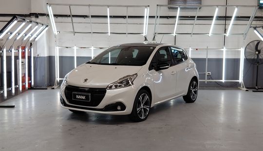 Peugeot • 208