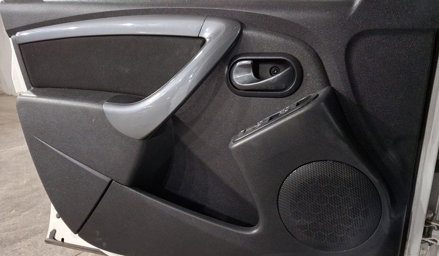 Renault Duster 2.0 DYNAMIQUE MEDIA NAV MT Suv 2015