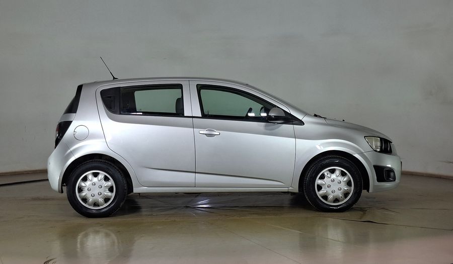 Chevrolet Sonic 1.6 Hatchback 2014