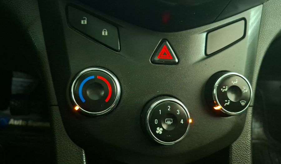 Chevrolet Sonic 1.6 Hatchback 2014