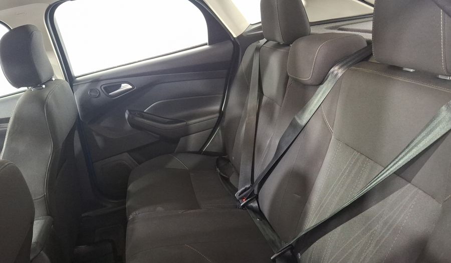 Ford Focus 2.0 SE MT Hatchback 2016