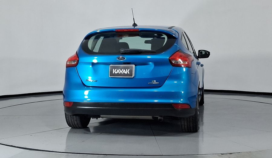 Ford Focus 2.0 SE MT Hatchback 2016