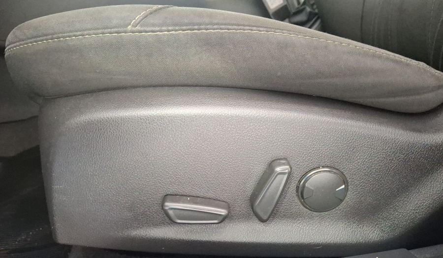 Ford Focus 2.0 SE MT Hatchback 2016