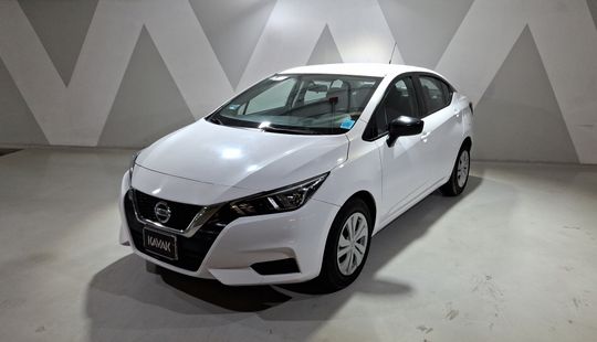 Nissan • Versa