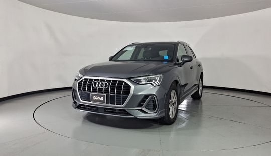 Audi • Q3