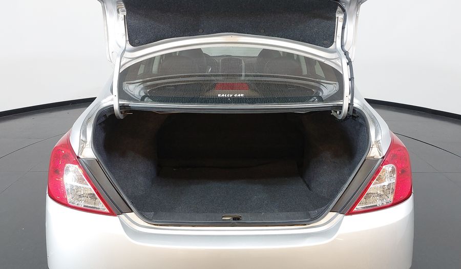 Nissan Versa 1.6 SL CVT Sedan 2019