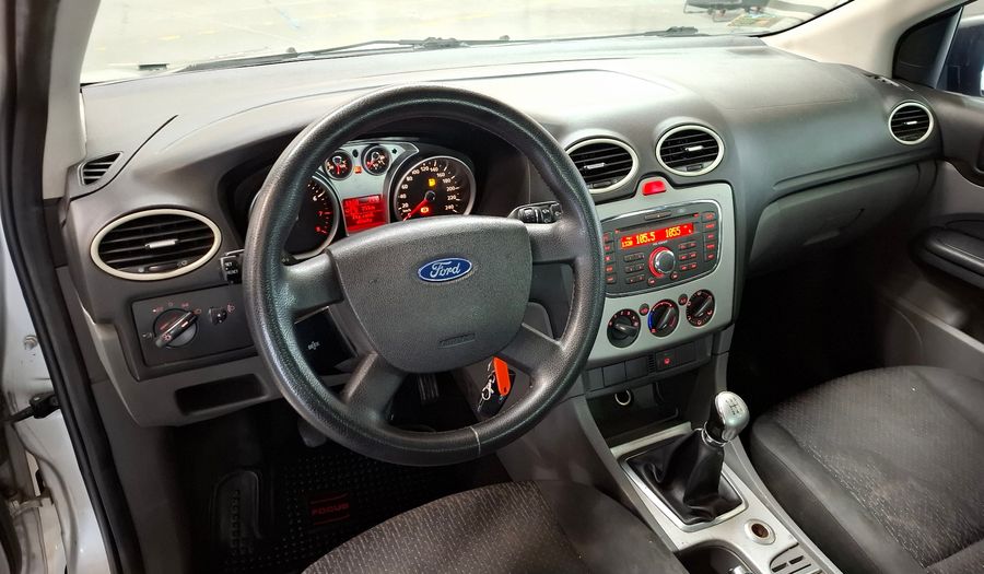 Ford Focus 1.6 STYLE Sedan 2012