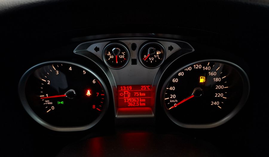 Ford Focus 1.6 STYLE Sedan 2012