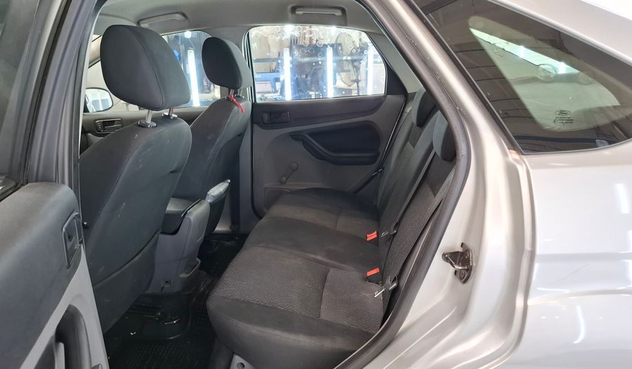 Ford Focus 1.6 STYLE Sedan 2012