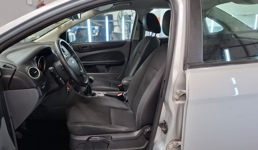 Ford Focus 1.6 STYLE Sedan 2012