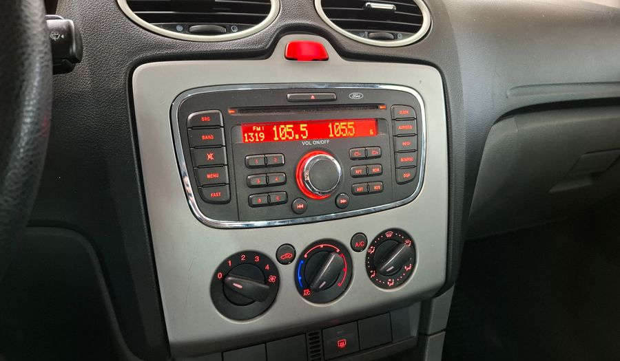 Ford Focus 1.6 STYLE Sedan 2012