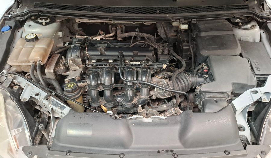 Ford Focus 1.6 STYLE Sedan 2012