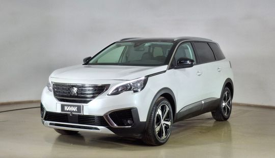 Peugeot • 5008