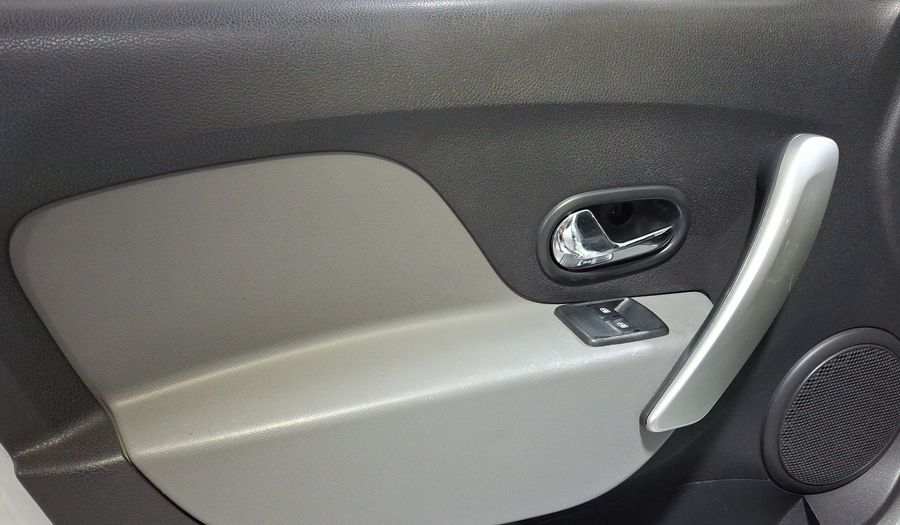 Renault Logan 1.6 DYNAMIQUE MT Sedan 2015