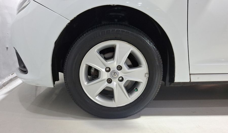 Renault Logan 1.6 DYNAMIQUE MT Sedan 2015