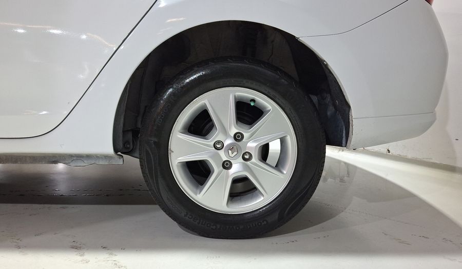 Renault Logan 1.6 DYNAMIQUE MT Sedan 2015