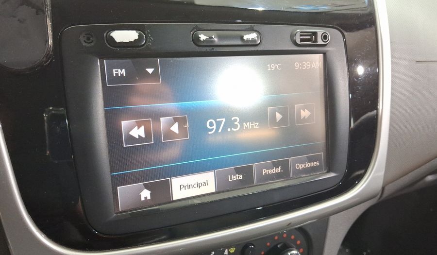 Renault Logan 1.6 DYNAMIQUE MT Sedan 2015