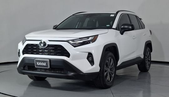 Toyota • RAV4
