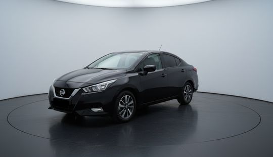 Nissan • Versa