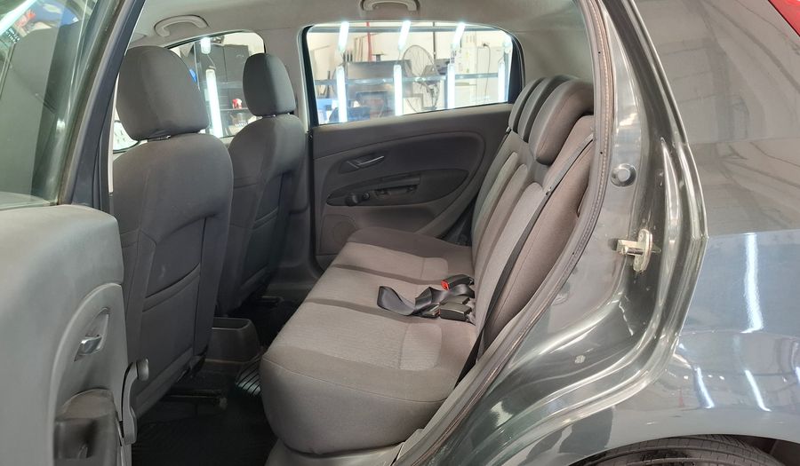 Fiat Punto 1.4 ATTRACTIVE 5P Hatchback 2012