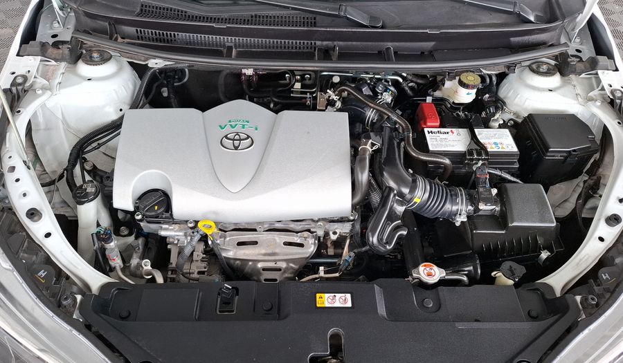 Toyota Yaris 1.5 XLS + CVT Hatchback 2025