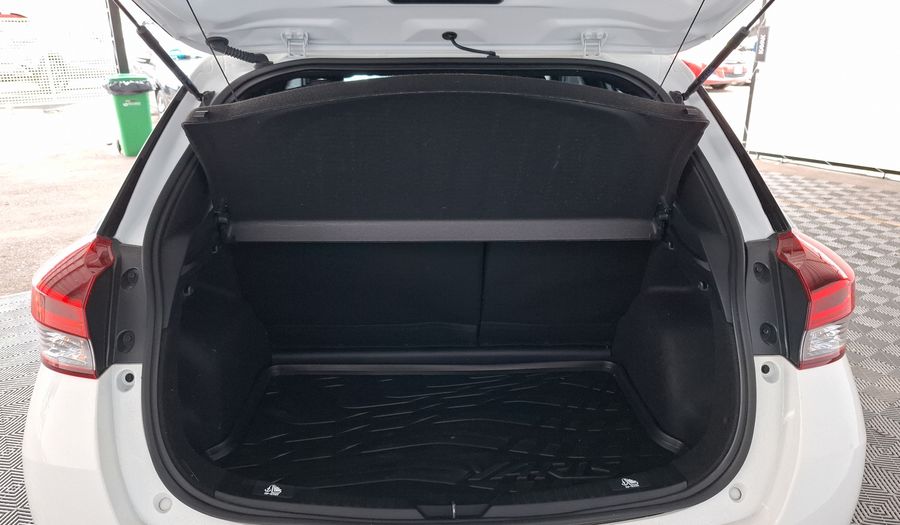 Toyota Yaris 1.5 XLS + CVT Hatchback 2025