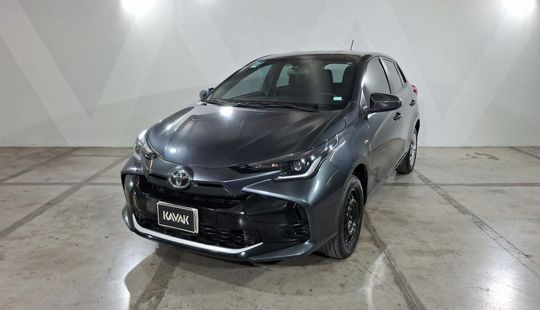 Toyota • Yaris