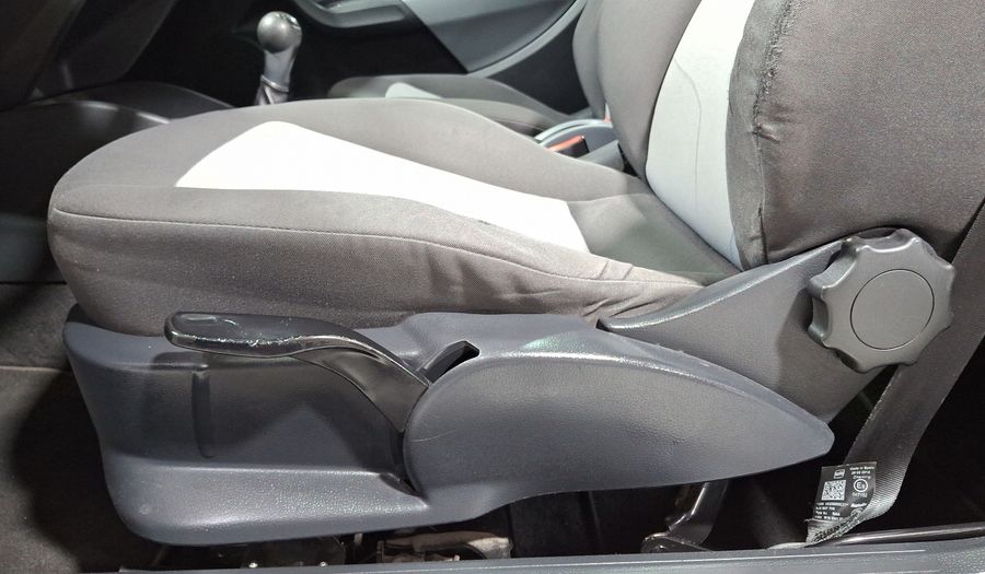 Seat Ibiza 1.2T BLITZ 2 PTAS MT Hatchback 2013