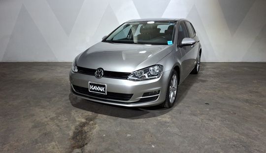 Volkswagen • Golf