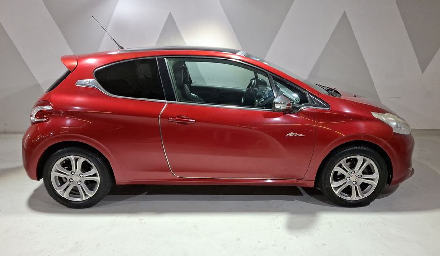 Peugeot 208 1.6 FELINE MT Hatchback 2014