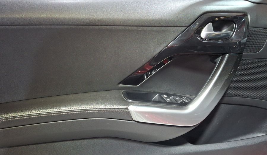 Peugeot 208 1.6 FELINE MT Hatchback 2014