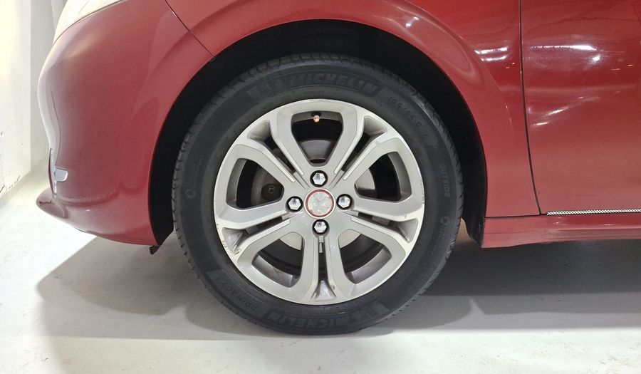 Peugeot 208 1.6 FELINE MT Hatchback 2014