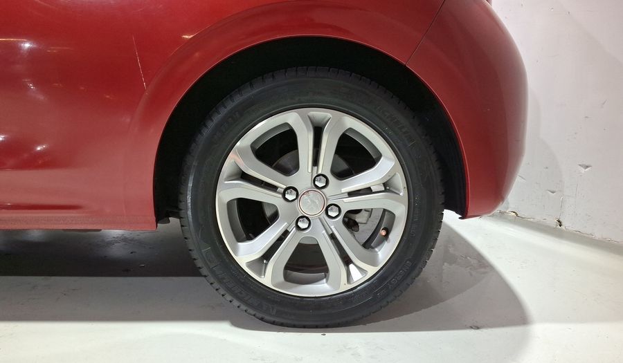 Peugeot 208 1.6 FELINE MT Hatchback 2014