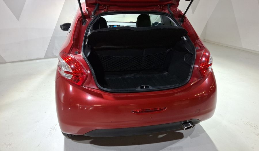 Peugeot 208 1.6 FELINE MT Hatchback 2014
