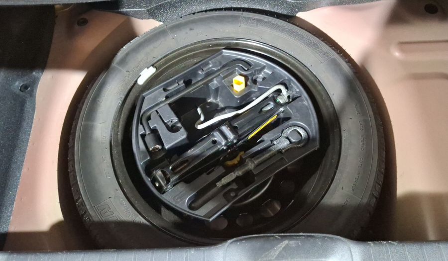 Peugeot 208 1.6 FELINE MT Hatchback 2014