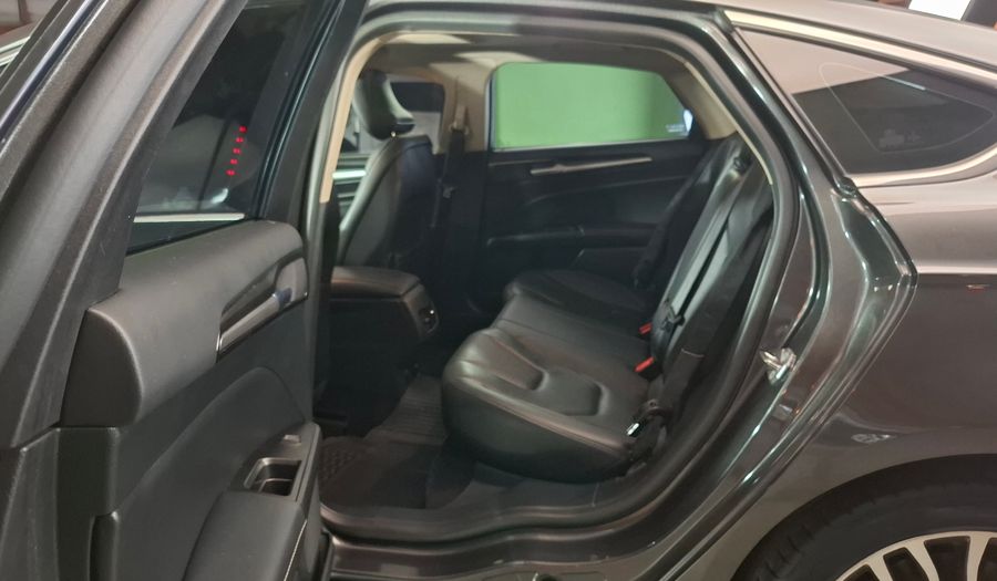 Ford Mondeo 2.0 TITANIUM AUTO Sedan 2017