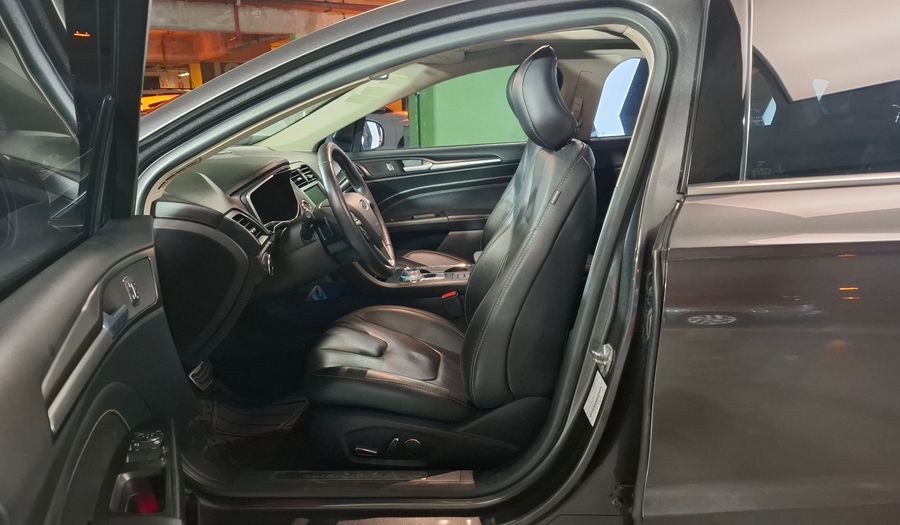 Ford Mondeo 2.0 TITANIUM AUTO Sedan 2017