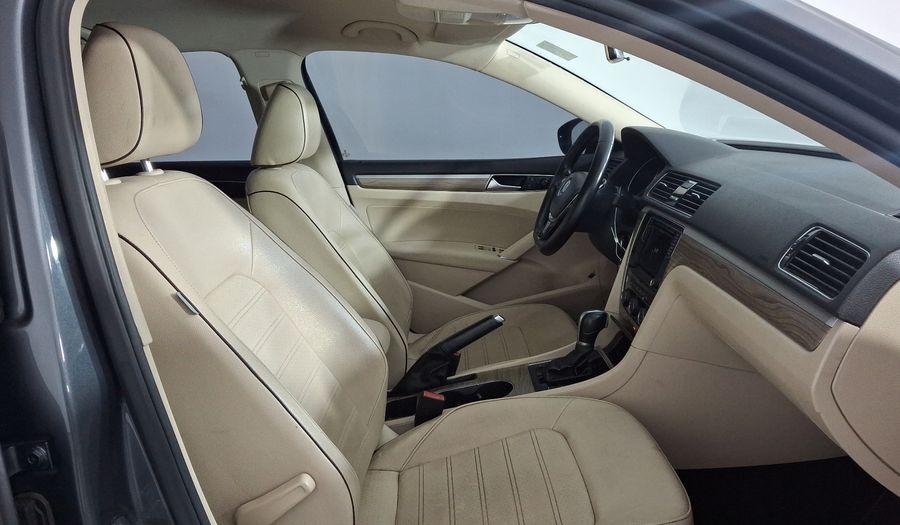 Volkswagen Passat 2.5 SPORTLINE AUTO Sedan 2018