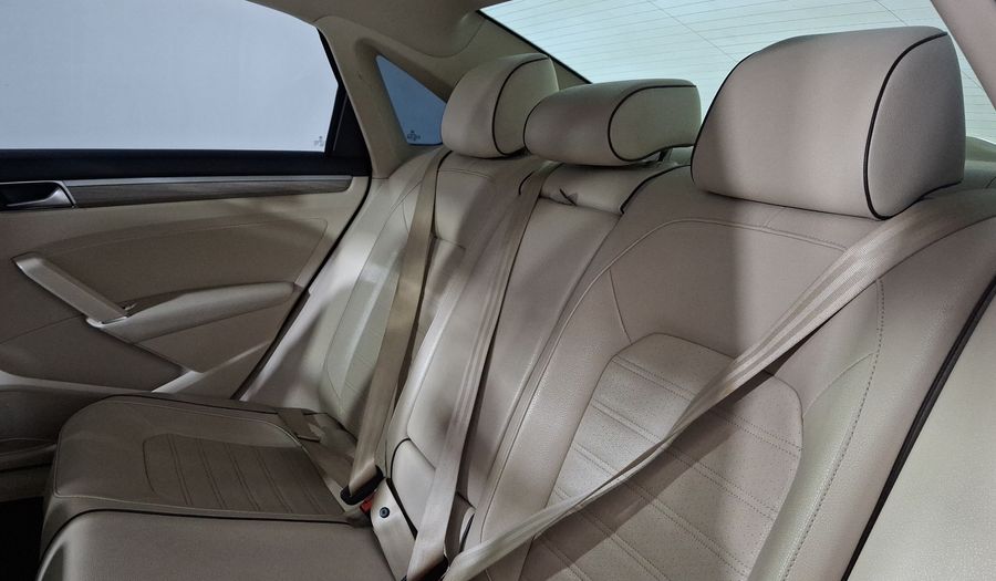 Volkswagen Passat 2.5 SPORTLINE AUTO Sedan 2018
