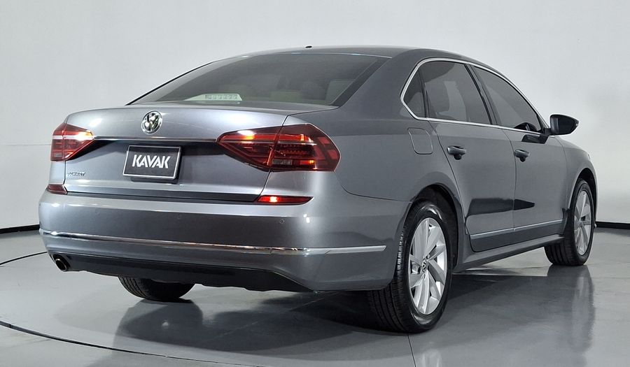 Volkswagen Passat 2.5 SPORTLINE AUTO Sedan 2018